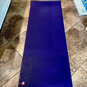 Manduka PRO Yoga Mat Black Magic 71" X 26"